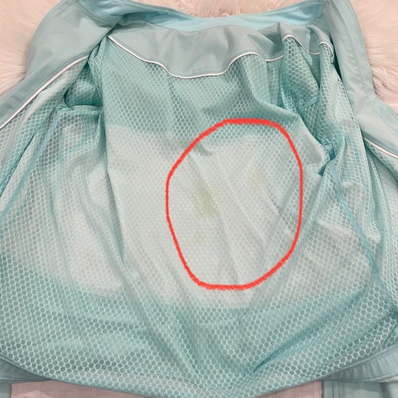 Lululemon Water Resistant Off the Court Light Zip Up Jacket - Picture 13 of 15